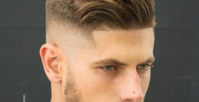 Corte de pelo en hombre rubio con pelo corto