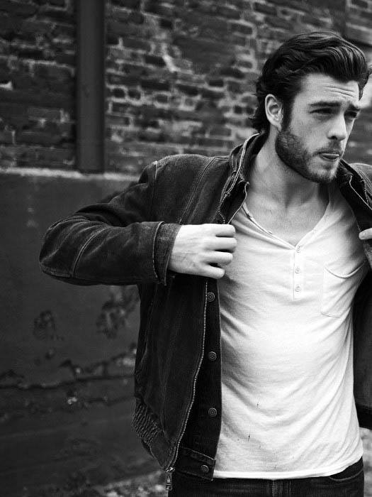 corte moderno estilo rockero de los años 70